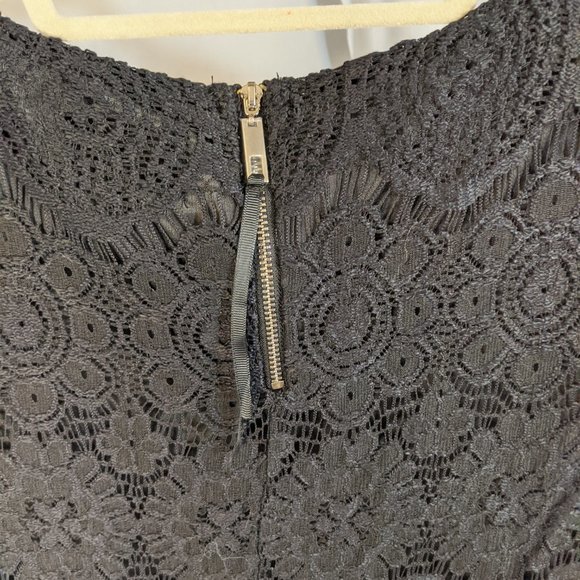 Laundry by Shelli Segal Black Lace Shift Dress - 4 - Picture 5 of 9
